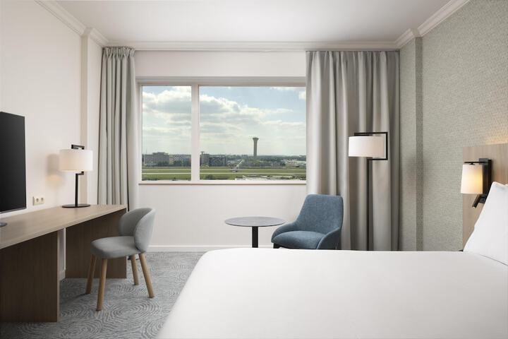 Room 33 of 85