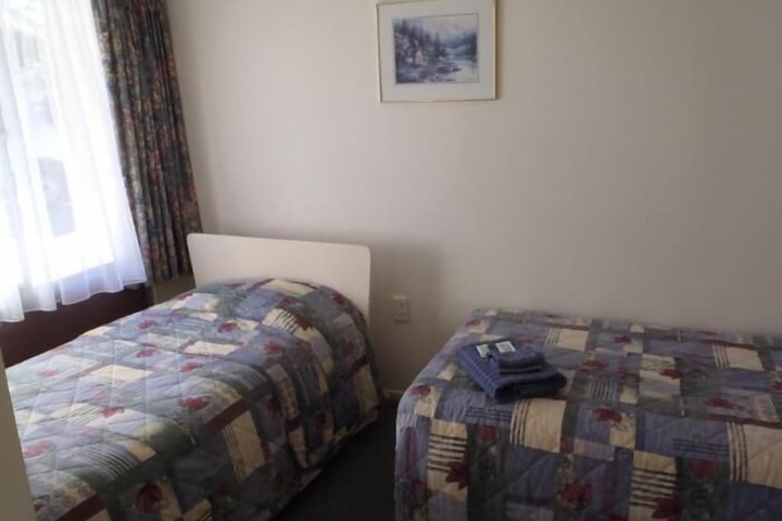 Room 2 of 34