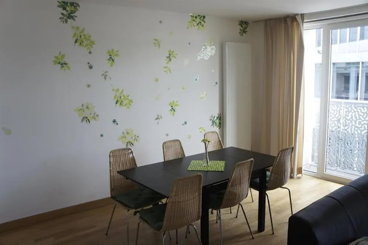 Room 5 of 11