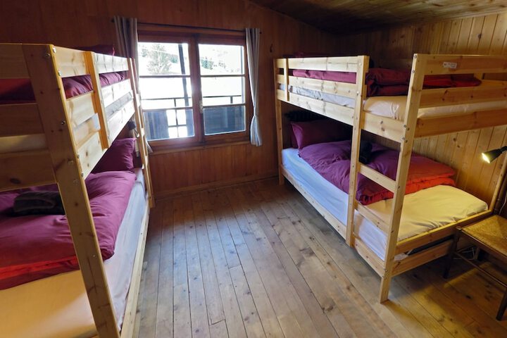 Room 6 of 34