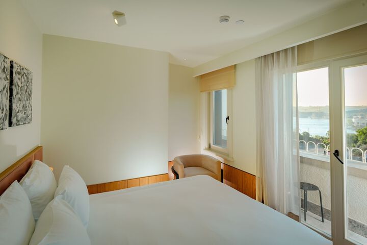 Room 17 of 113