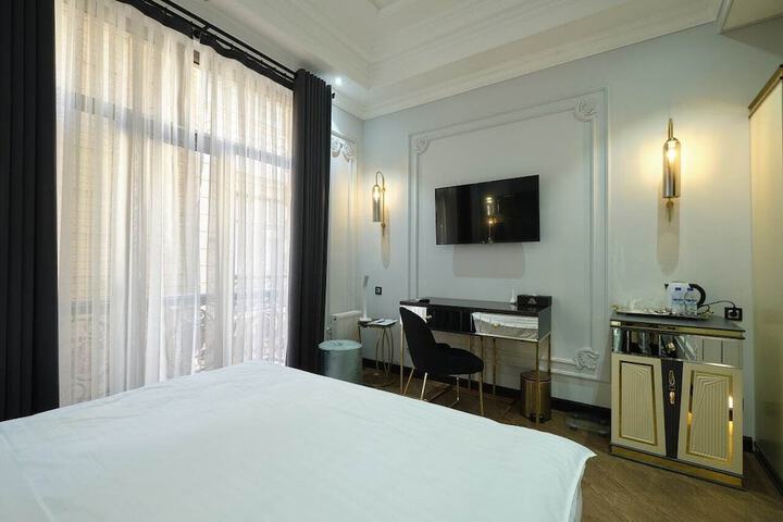 Room 7 of 78