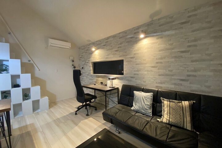 Room 17 of 143
