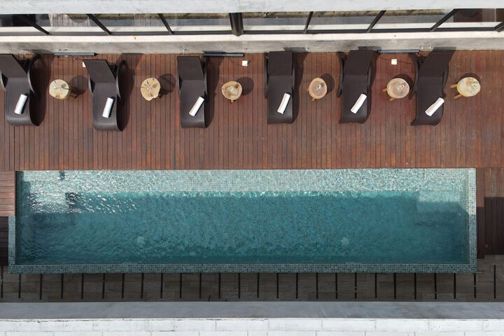 Pool 37 of 64