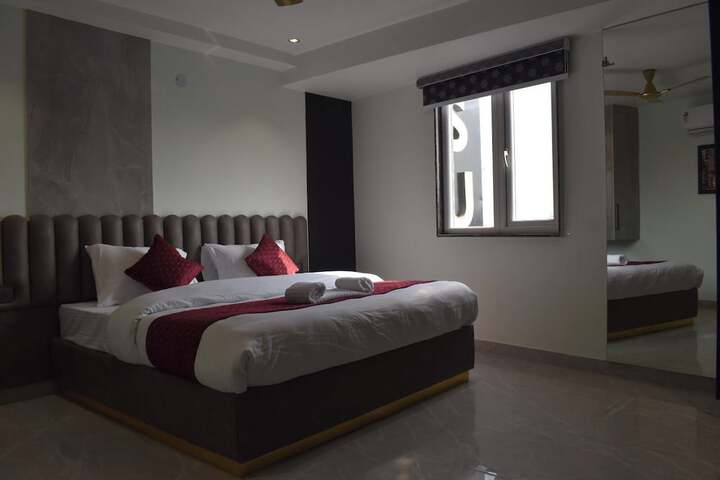 Room 27 of 95