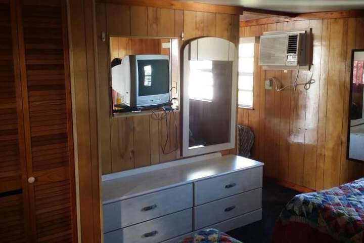 Room 13 of 26