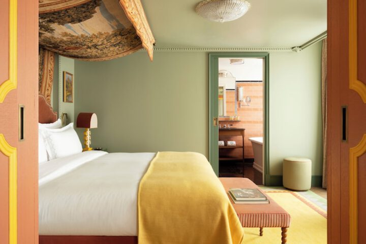 Room 21 of 60