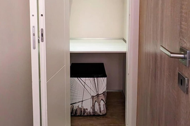 Room 28 of 64