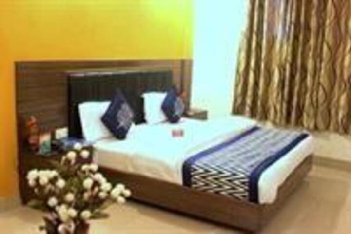 OYO Rooms Mussoorie Library
