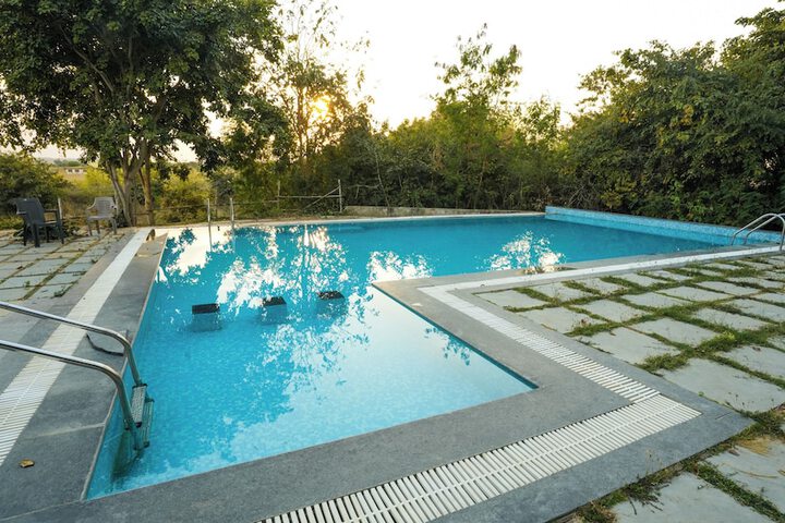 Pool 66 of 122