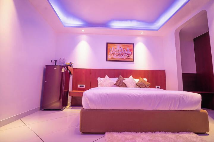 Room 13 of 63