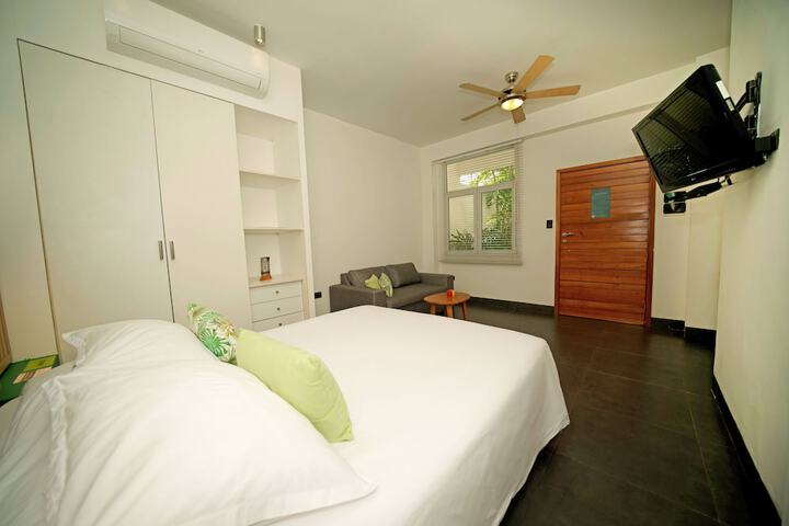 Room 80 of 146