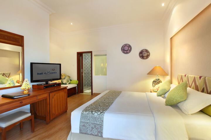 Room 5 of 214