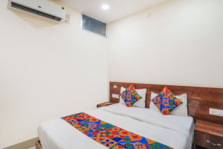 Room 13 of 24