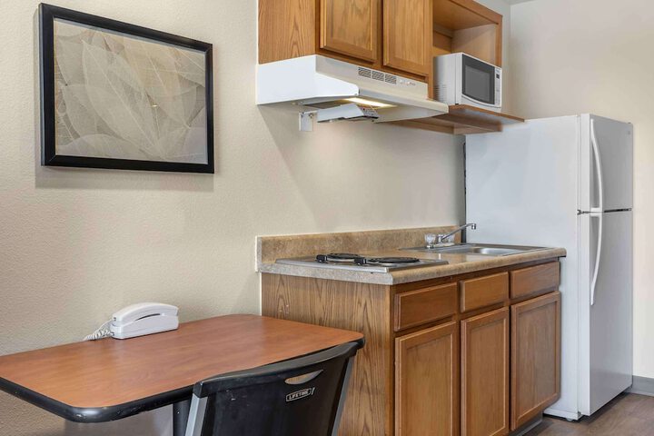 Double with Kitchenette (6 of 10)