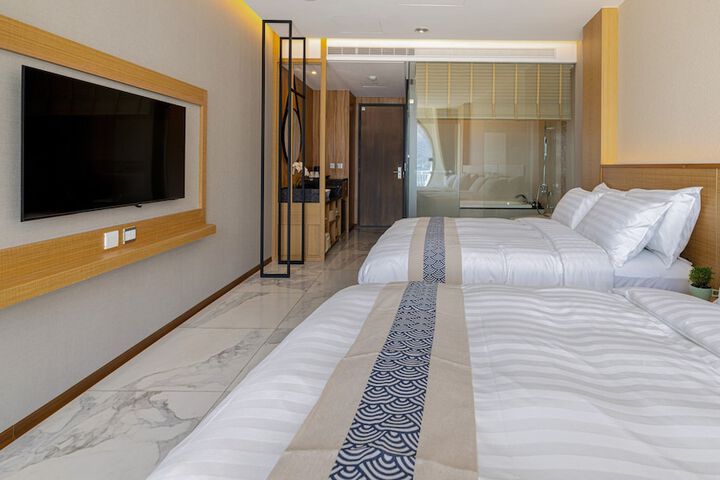 Room 26 of 42