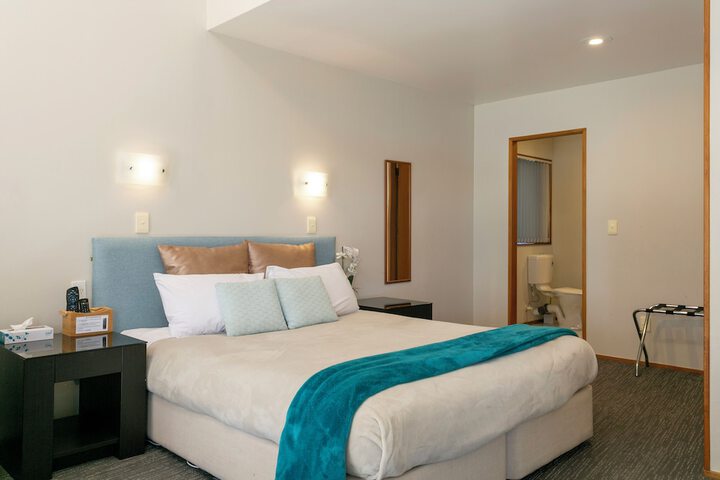 Room 42 of 163