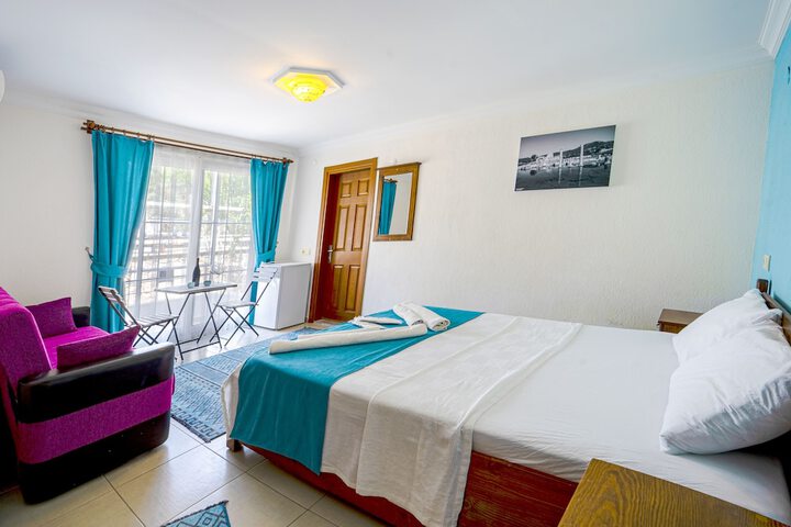 Room 2 of 87