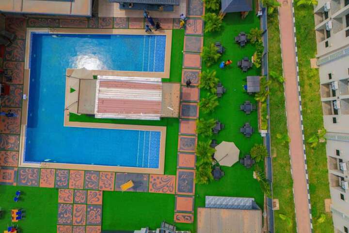 Pool 15 of 21