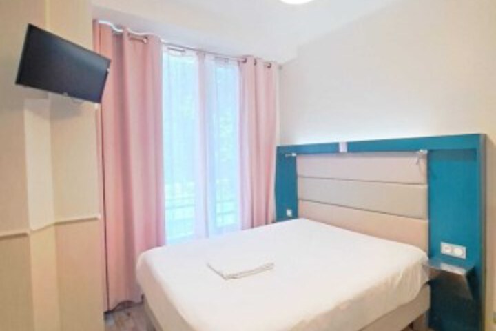 Room 34 of 60