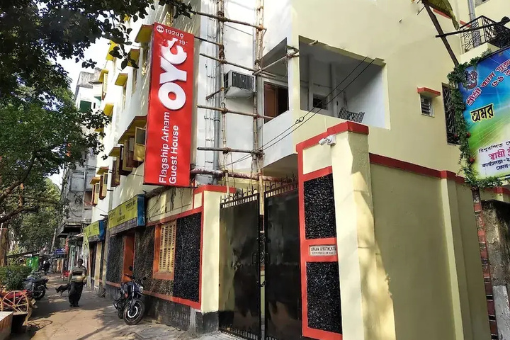 OYO Flagship 19290 Bag Bazaar