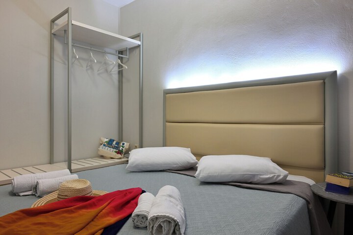 Room 18 of 74