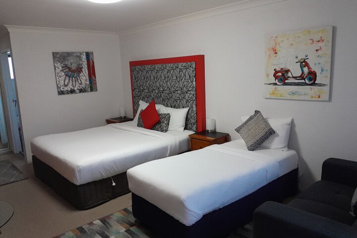 Room 13 of 37