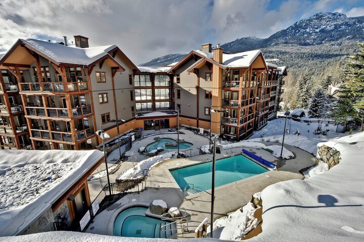 Hotel Pool
