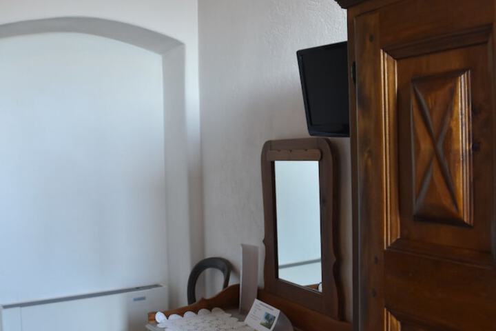 Room 9 of 39