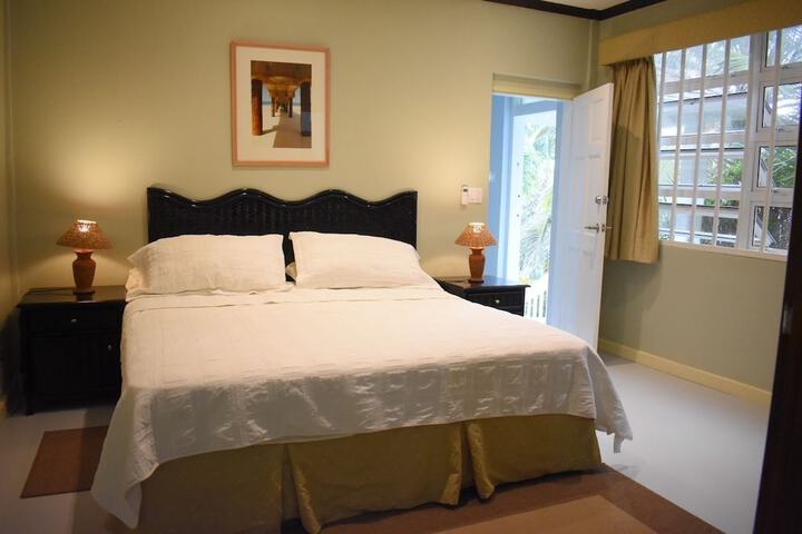 Room 6 of 48