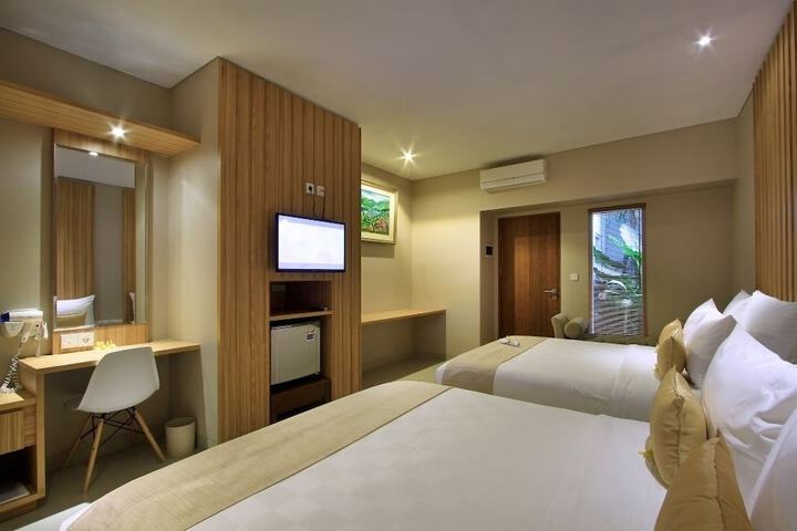 Room 6 of 92