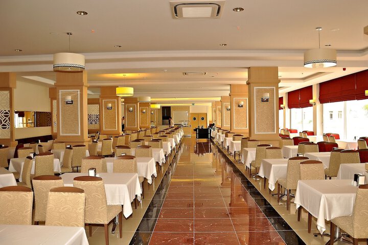 Dining 75 of 109
