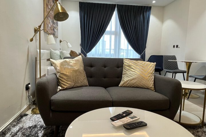 Room 16 of 34