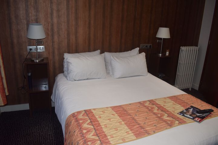 Room 10 of 39