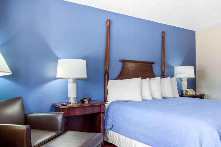 Room 15 of 42