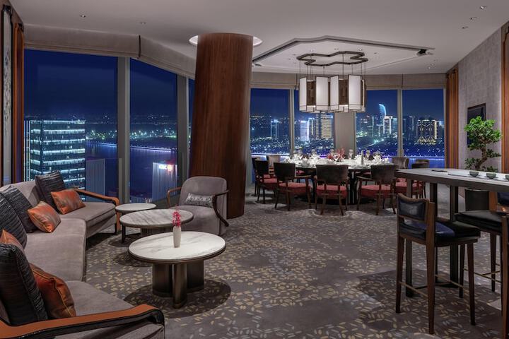 Dining 62 of 84