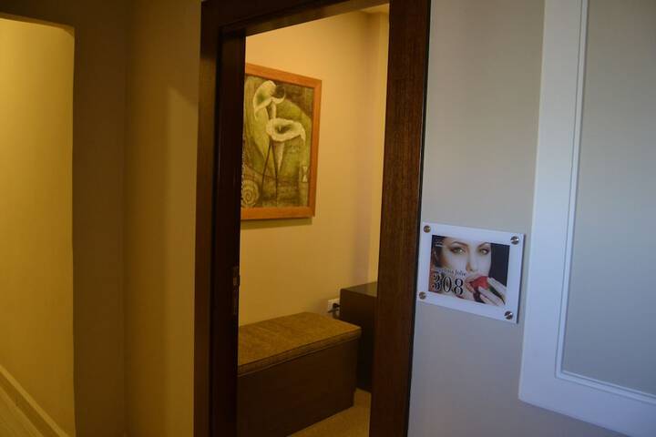 Room 13 of 52