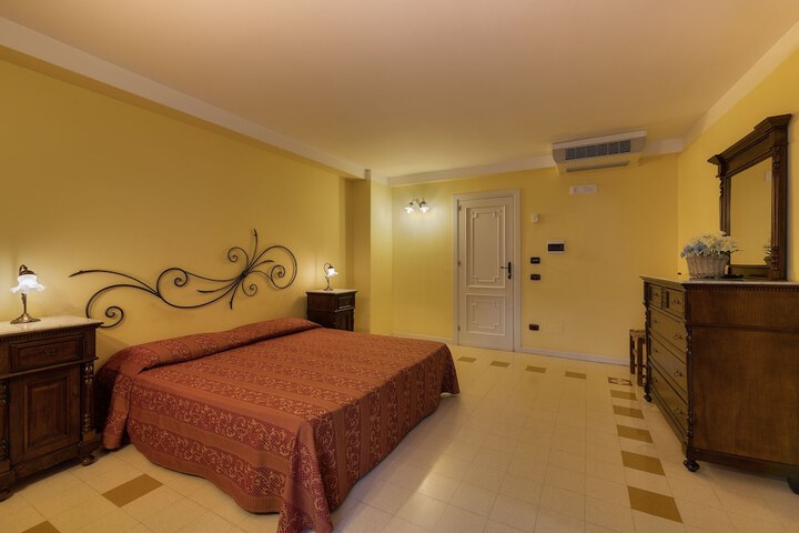 Room 17 of 54
