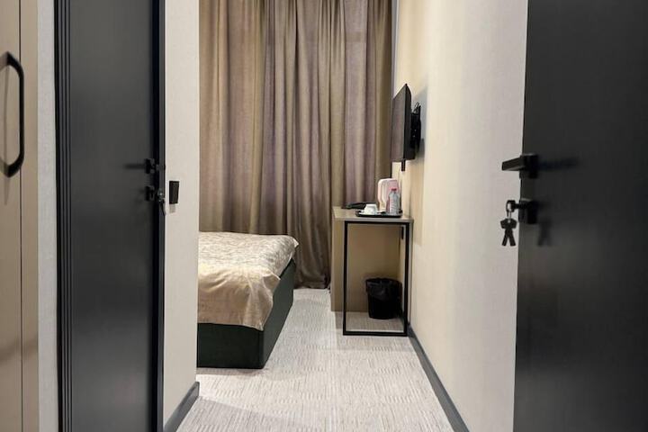 Room 10 of 31