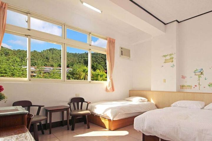 Room 5 of 20
