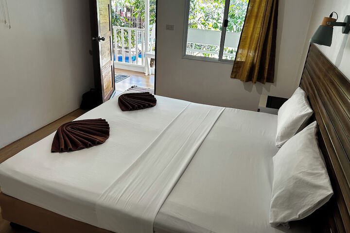 Room 20 of 156