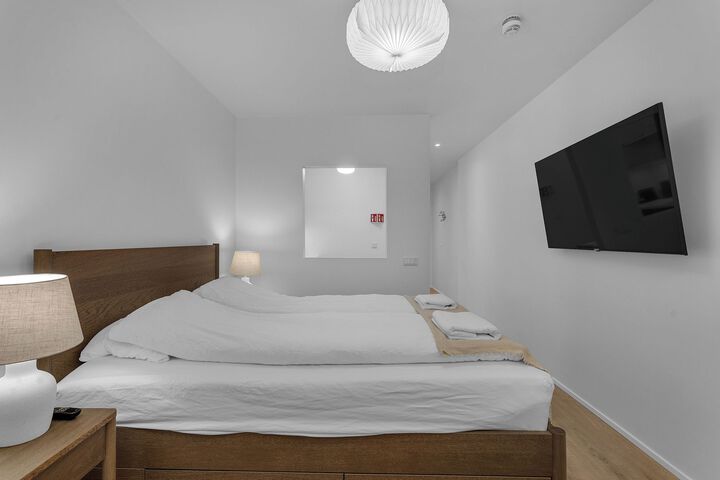 Room 33 of 44