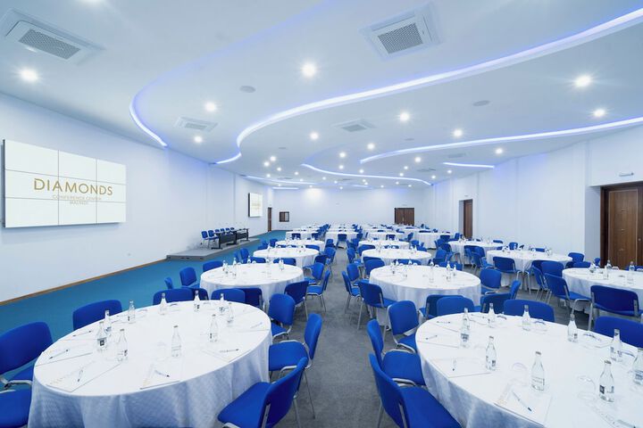 Ballroom/Hall 102 of 136