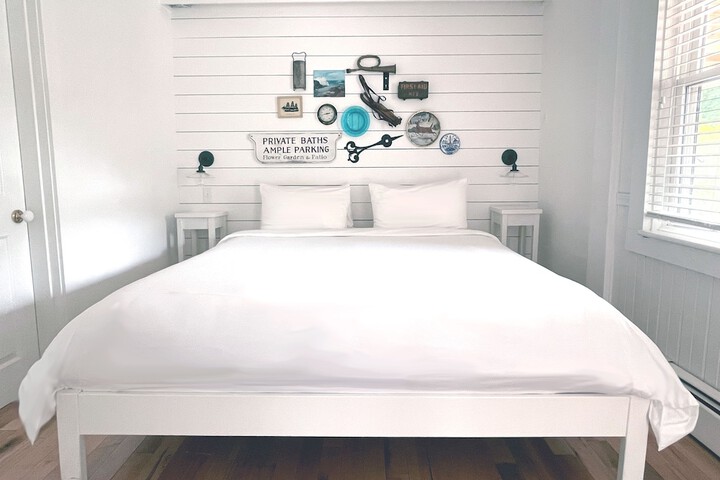 Room 16 of 32