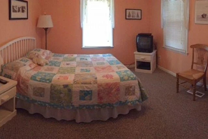 Room 2 of 8