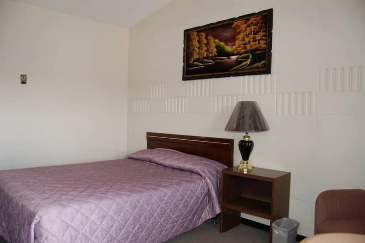 Room 3 of 10