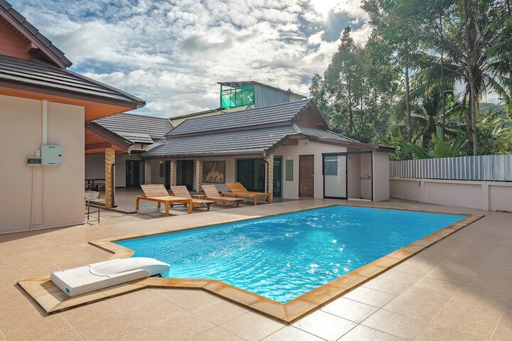 Pool 7 of 11