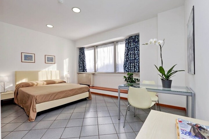 Room 12 of 28