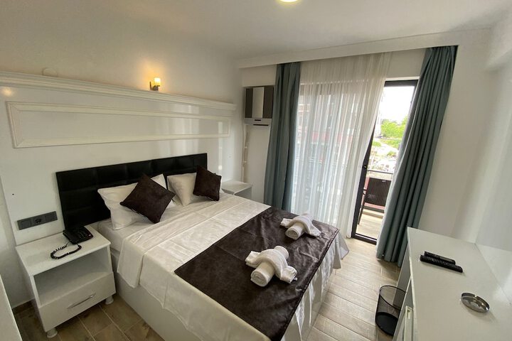 Room 5 of 38