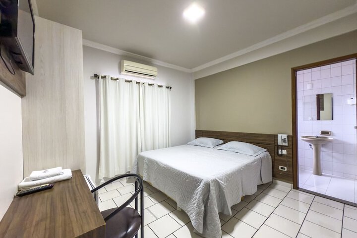 Room 14 of 15